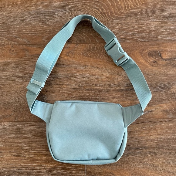 Herschel Hip Pack - Picture 4 of 8